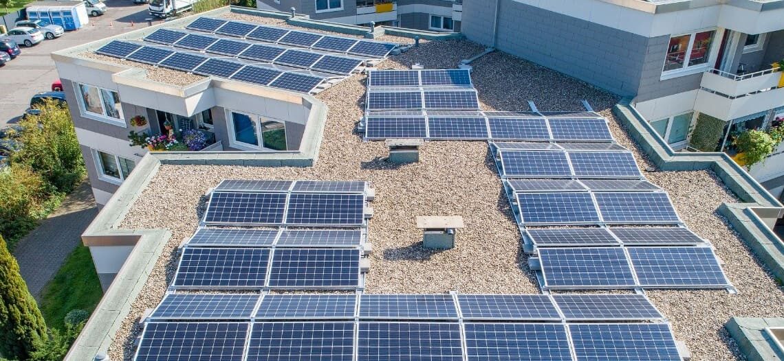 Salvaguardare l’ambiente e dimezzare le bollette: le comunità energetiche condominiali di Edison Energia