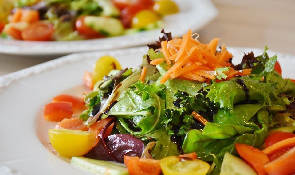 Edenred e l’indagine sulle abitudini in pausa pranzo: maggiore attenzione al cibo salutare e lotta allo spreco alimentare