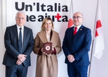 ENAV dona due ambulanze alla Croce Rossa Italiana per attività in Ucraina