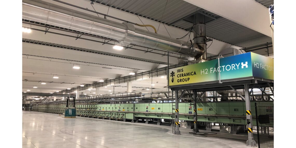 Idrogeno verde per decarbonizzare l’industria ceramica: accordo Iris-Edison Next per H2 Factory