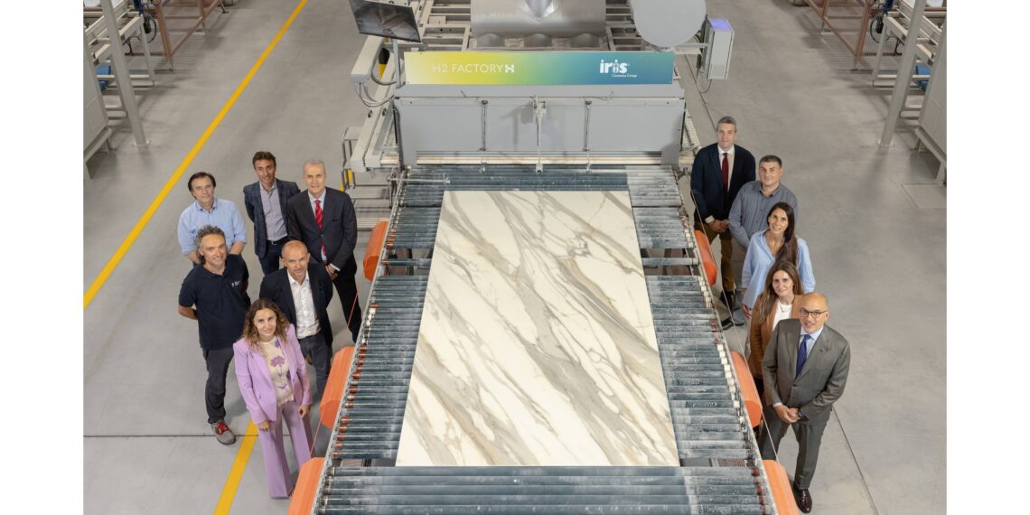 Iris Ceramica Group e Edison Next realizzano la prima lastra ceramica al mondo al mondo con idrogeno verde