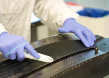 Fibra di carbonio riciclata per le monoposto F1, il progetto di Gruppo Hera con la scuderia Visa Cash App RB Team