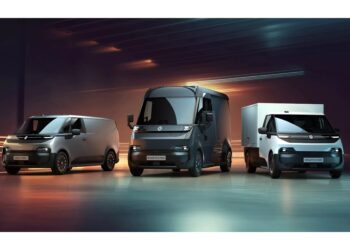 Renault rivoluziona il segmento dei veicoli commerciali con Estafette, Goelette e Trafic E-Tech Electric